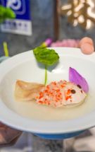 �������£��������ֺ�����Ӫ������Ȧ֮��